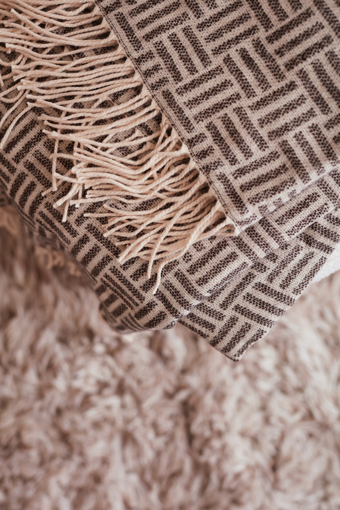 Load image into Gallery viewer, Leno Blanket - Custom Wood Designs