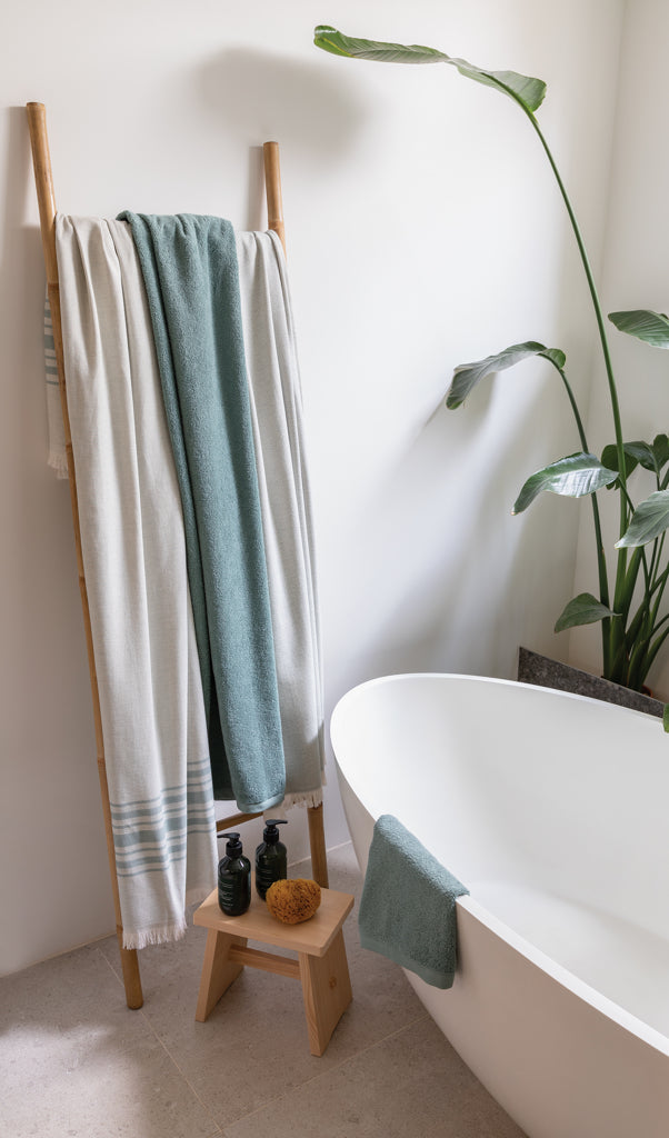 Load image into Gallery viewer, Hisako AWARE™ 4 Seasons towel/blanket 100x180 - Custom Wood Designs