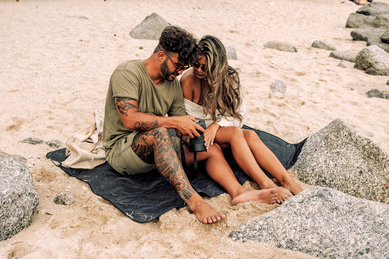 Load image into Gallery viewer, RPET foldable quilted picnic blanket - Custom Wood Designs