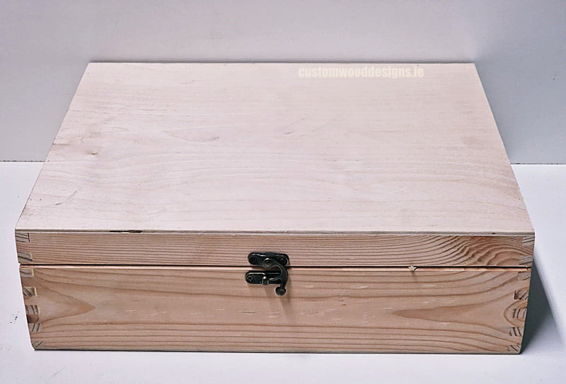 Load image into Gallery viewer, Hinged Lid 3 Bottle Box - Natural x25 Custom Wood Designs __label: Multibuy Bottle Box Bottle Boxes gift box Gift Boxes Single bottle box wooden Box default-title-hinged-lid-3-bottle-box-natural-x25-53613566361943