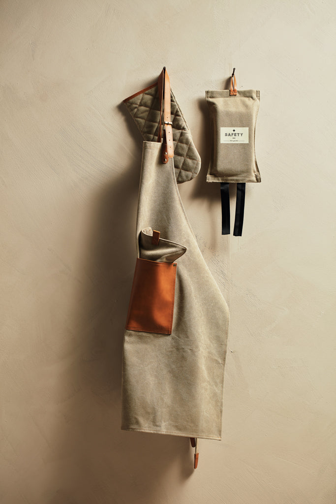 Load image into Gallery viewer, Asado Apron - Custom Wood Designs
