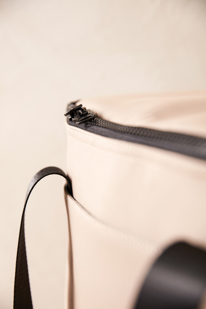 Load image into Gallery viewer, VINGA Baltimore Cooler Bag - Custom Wood Designs
