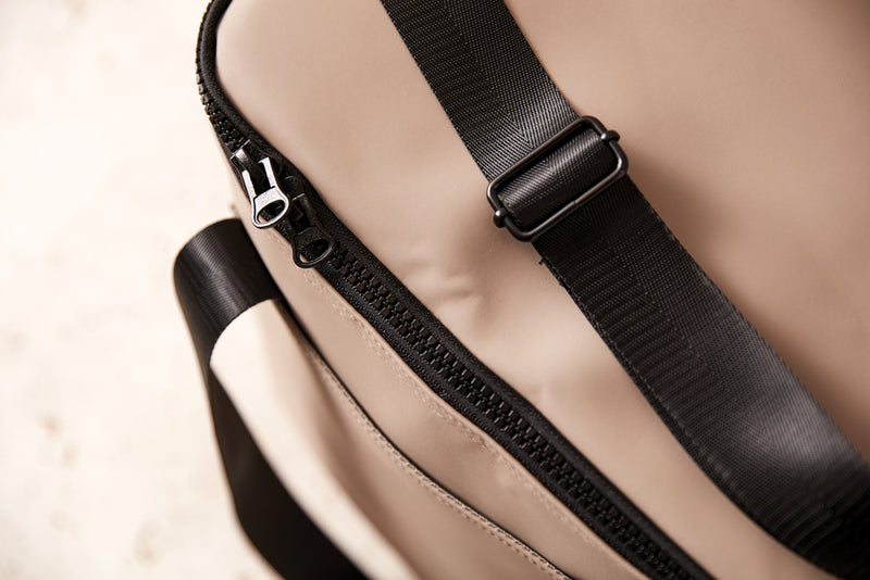 Load image into Gallery viewer, VINGA Baltimore Cooler Bag - Custom Wood Designs
