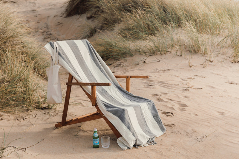 Load image into Gallery viewer, Valmer lounge chair towel - Custom Wood Designs
