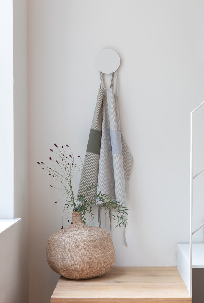 Load image into Gallery viewer, Ukiyo Aware™ 280gr rcotton deluxe apron - Custom Wood Designs
