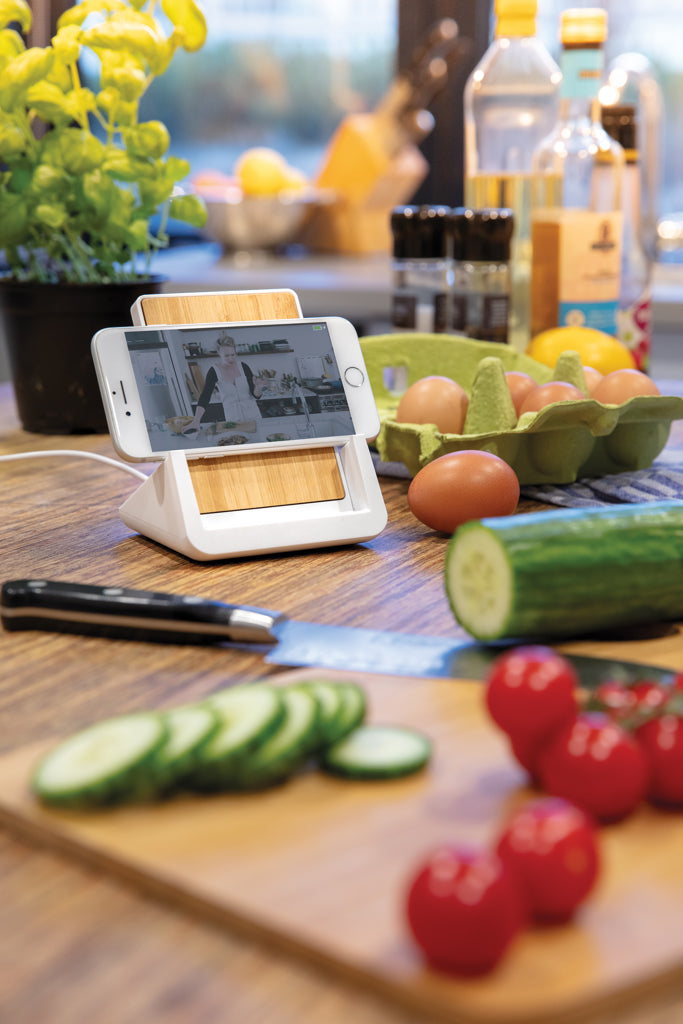 Load image into Gallery viewer, Ontario  RCS recycled plastic 10W stand - Custom Wood Designs
