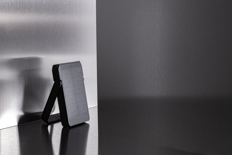 Load image into Gallery viewer, Skywave RCS rplastic solar powerbank 5000 mAh 10W wireless - Custom Wood Designs
