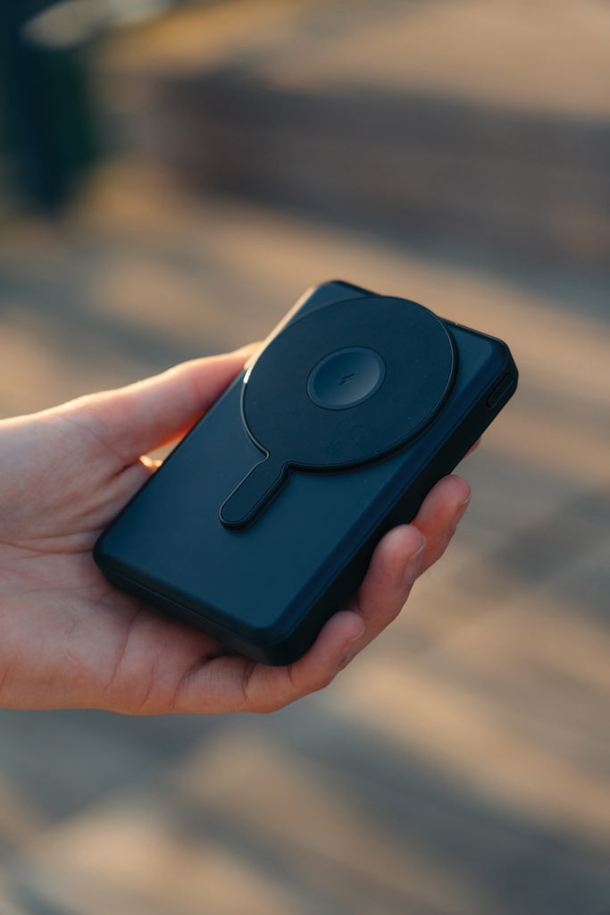 Load image into Gallery viewer, Urban Vitamin Delano 5in1 10,000mah 20WPD magnetic powerbank - Custom Wood Designs
