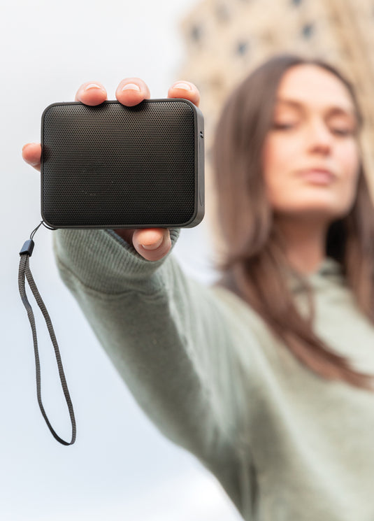 Urban Vitamin Vallejo RCS rplastic 3W speaker IPX 7 - Custom Wood Designs