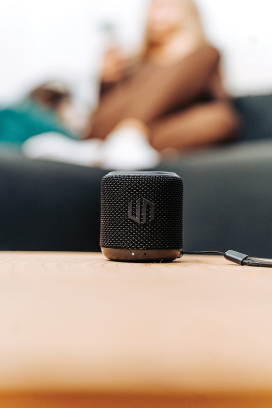 Urban Vitamin Oceanside RCS recycled plastic 3W speaker - Custom Wood Designs