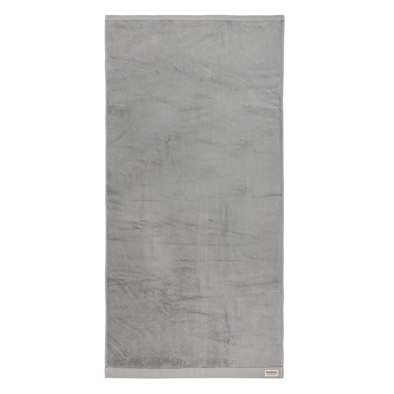 Load image into Gallery viewer, Sakura AWARE™ 500 gsm bath towel 70x140cm - Custom Wood Designs
