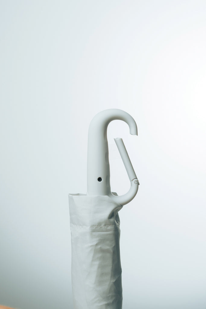 Load image into Gallery viewer, Yara 21" AWARE™ RPET solid colour umbrella with carabiner - Custom Wood Designs
