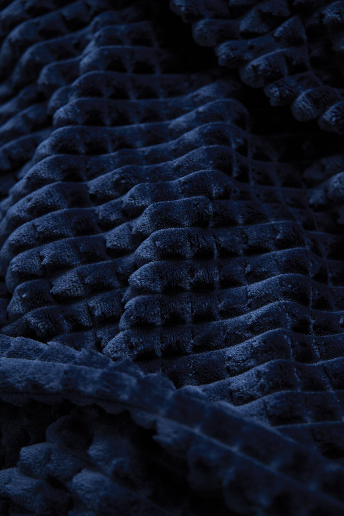 Load image into Gallery viewer, Branso GRS recycled pet blanket - Custom Wood Designs
