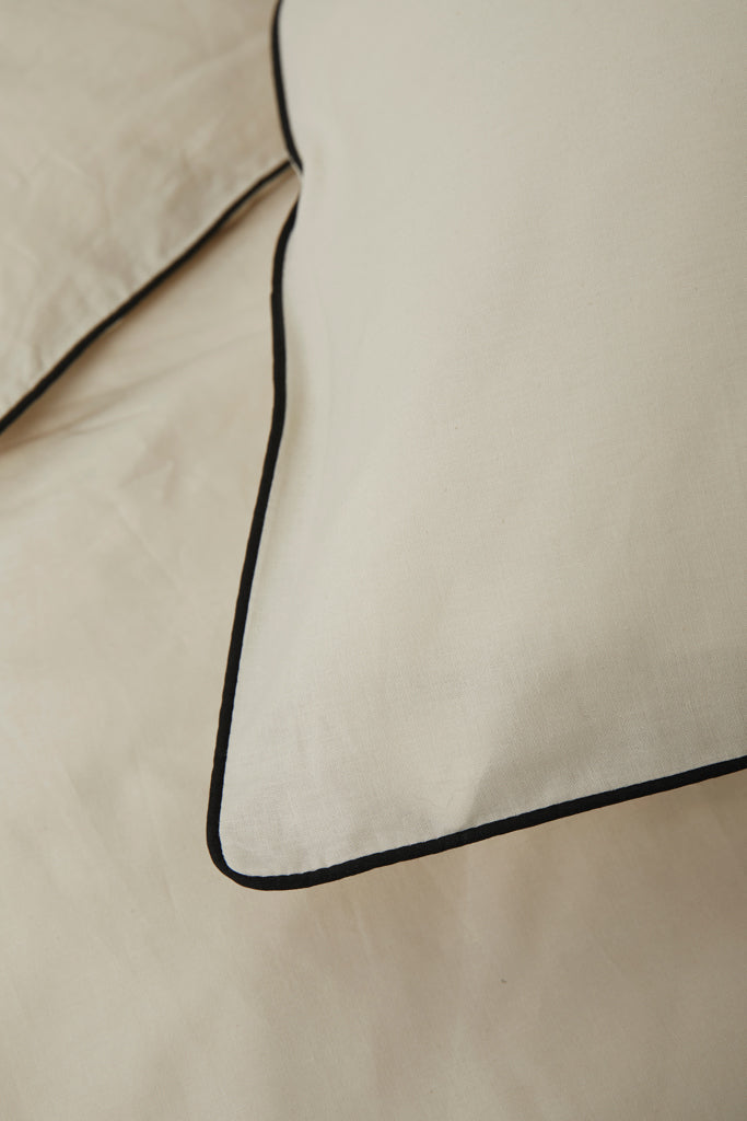 Load image into Gallery viewer, VINGA Marston OCS organic cotton bed linen, 4 pcs set - Custom Wood Designs
