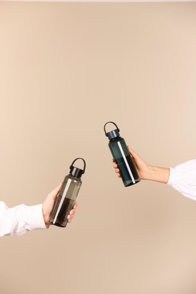 Load image into Gallery viewer, VINGA Baltimore RCS RPET bottle 550 ML - Custom Wood Designs
