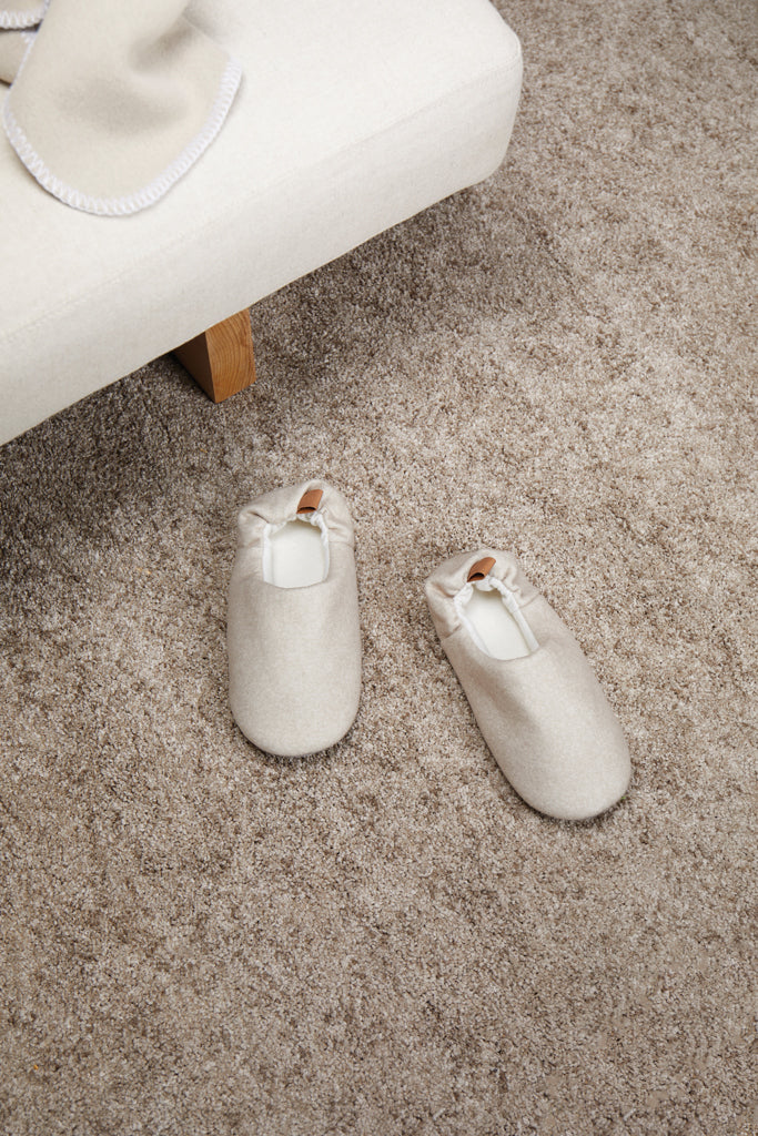 Load image into Gallery viewer, RCS RPET slippers L/XL - Custom Wood Designs
