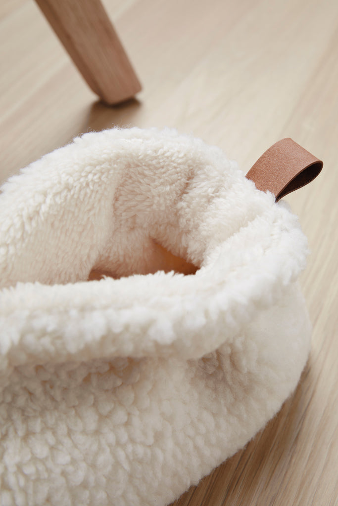 Load image into Gallery viewer, RCS recycled pet cosy slippers - Custom Wood Designs
