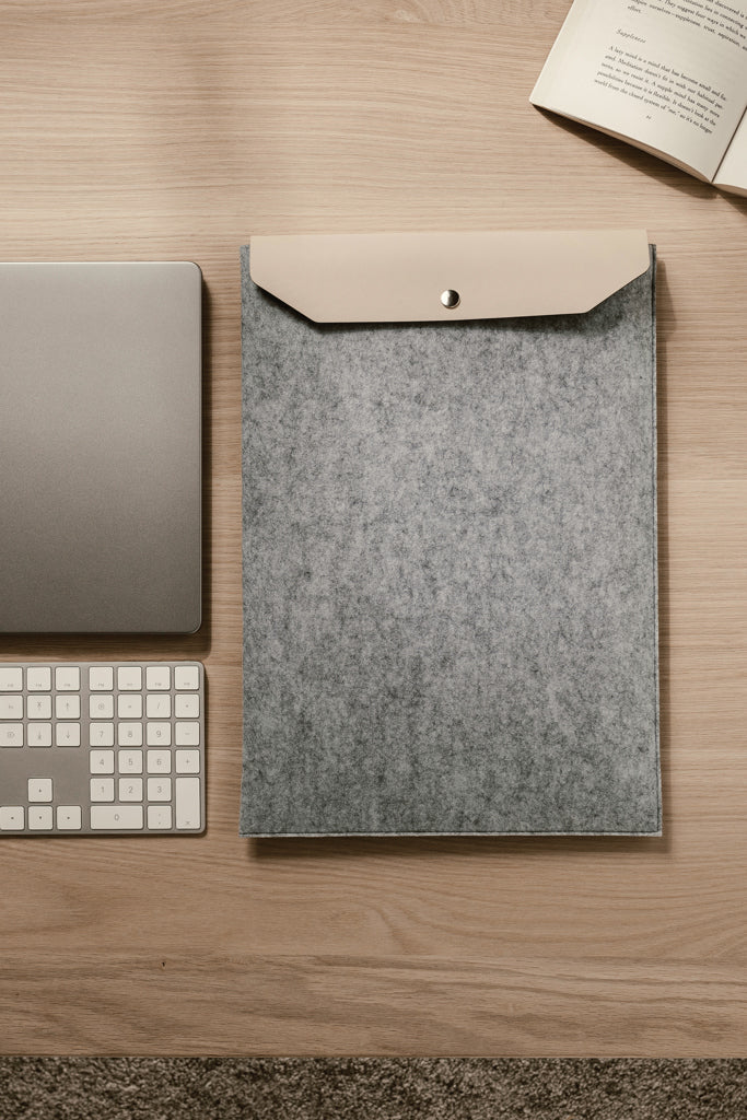 Load image into Gallery viewer, Albo GRS recycled felt 17" laptop sleeve - Custom Wood Designs
