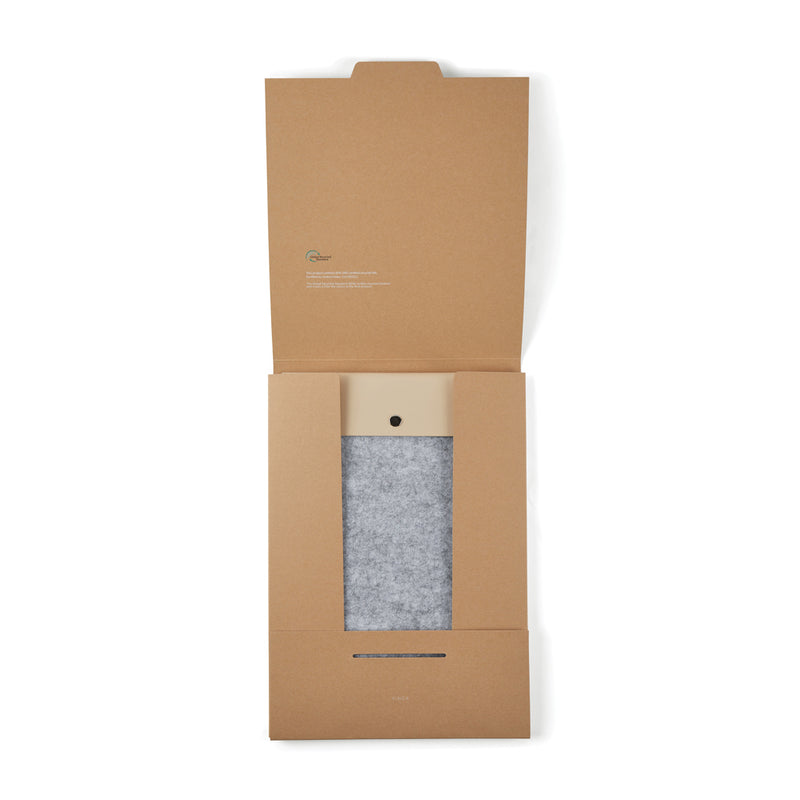 Load image into Gallery viewer, Albo GRS recycled felt 17" laptop sleeve - Custom Wood Designs
