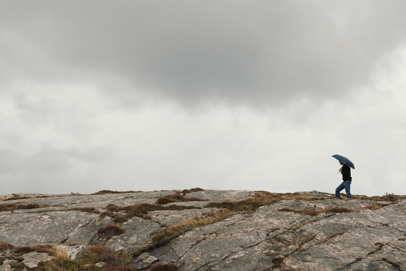 Load image into Gallery viewer, VINGA Baltimore AWARE™ RPET 21" umbrella - Custom Wood Designs
