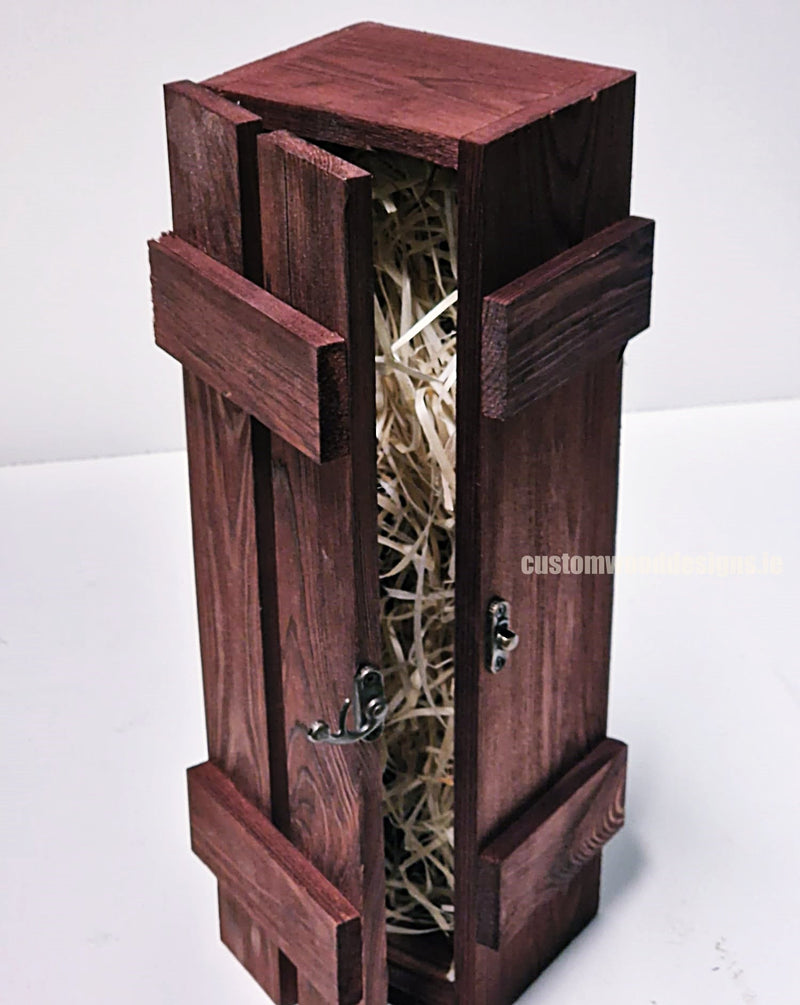 Load image into Gallery viewer, custom-burgundy-engraved-bottle-box
