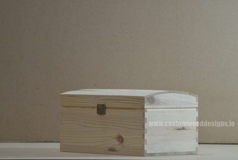 Load image into Gallery viewer, Pine Wood Chest CB3 29 X 19 X1 4,5 cm Chest Box pin bedroom deco box box with lid room deco wood wooden pine-wood-chest-cb3-29-x-19-x1-45-cmcustom-wood-designschest-box-352111_5c52bdfb-9f0d-4b66-9299-fec5c46a5209
